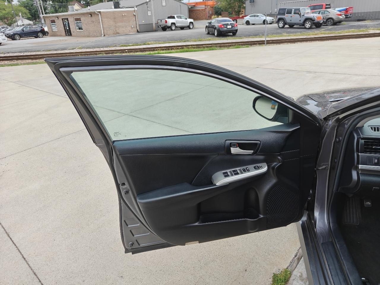 Toyota Camry SE 2014