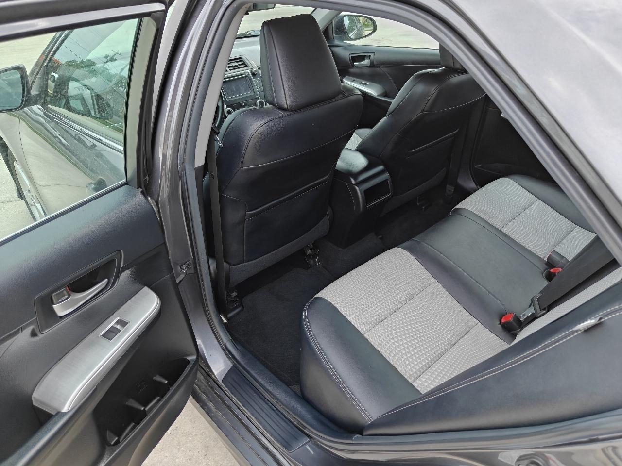 Toyota Camry SE 2014