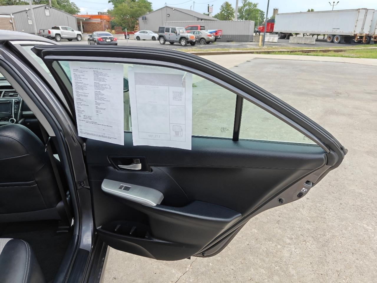 Toyota Camry SE 2014