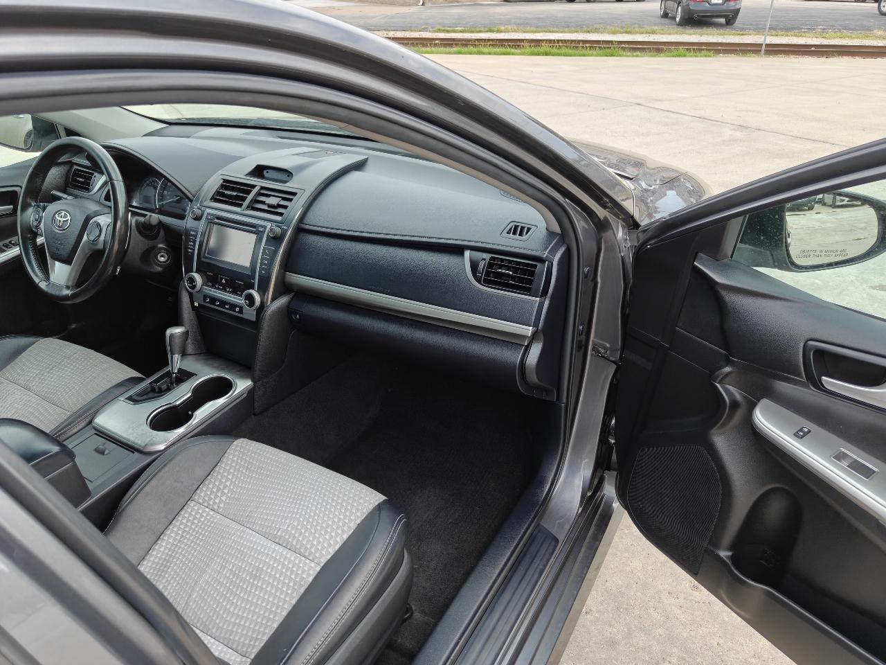 Toyota Camry SE 2014