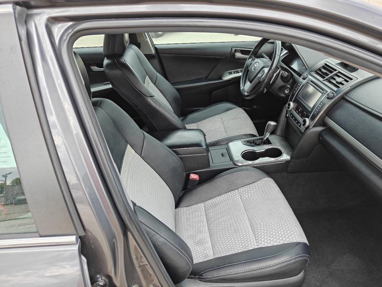 Toyota Camry SE 2014
