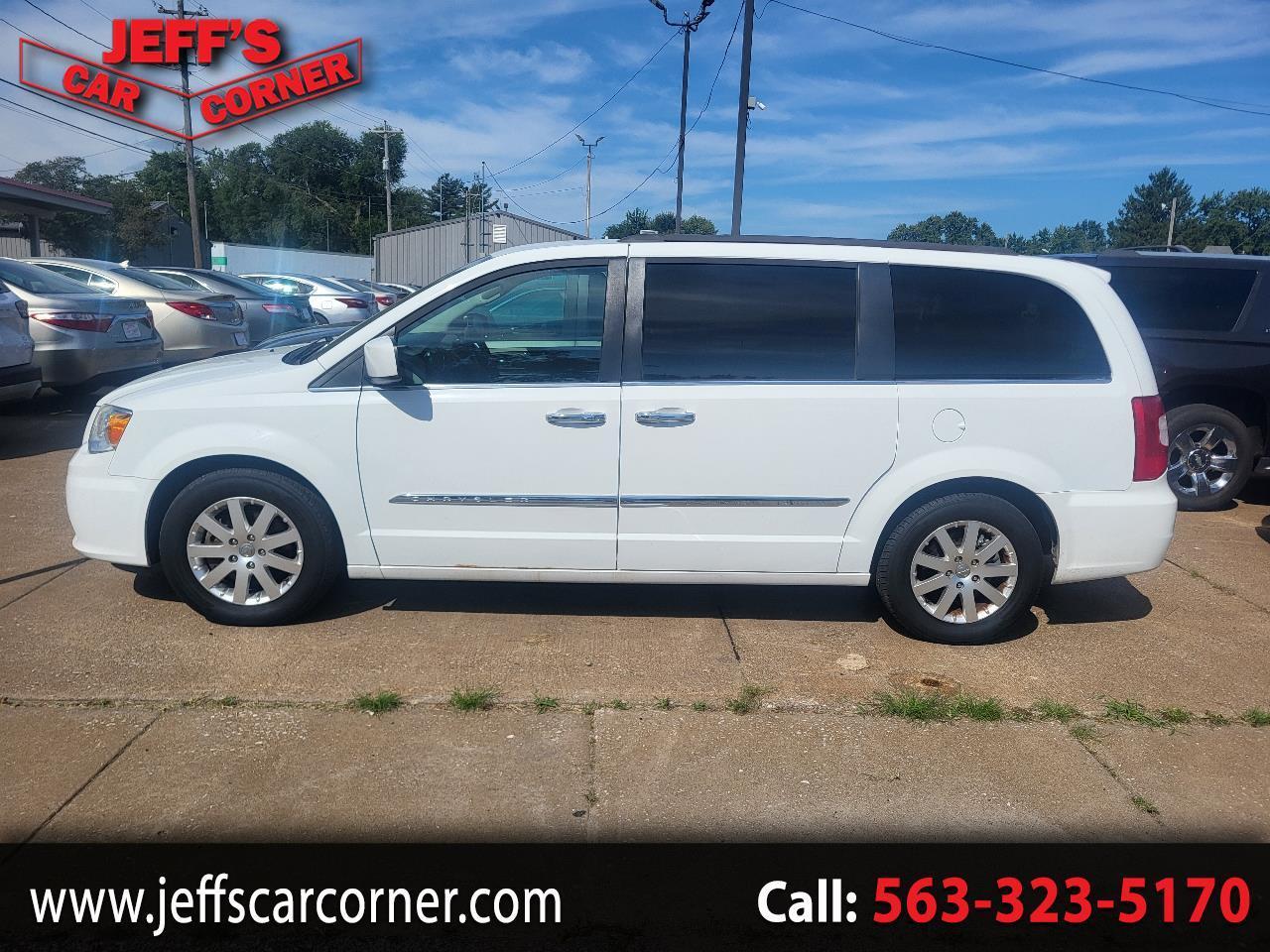 2016 Chrysler Town & Country Touring