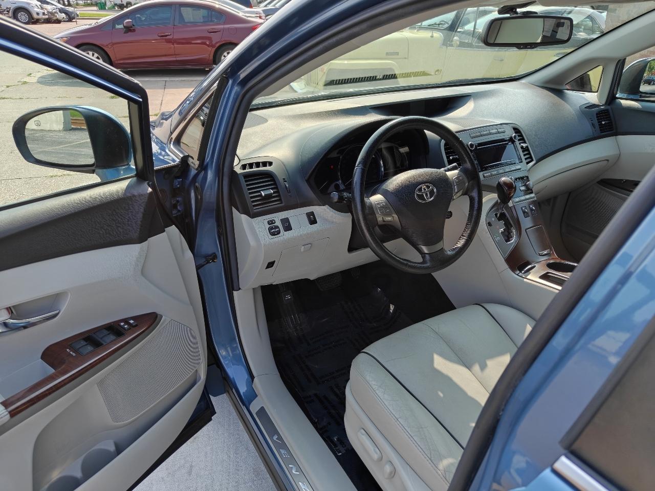 Toyota Venza AWD V6 2011