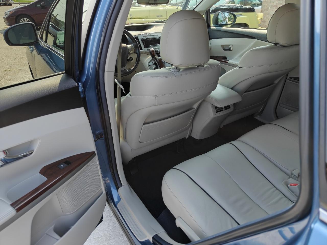 Toyota Venza AWD V6 2011