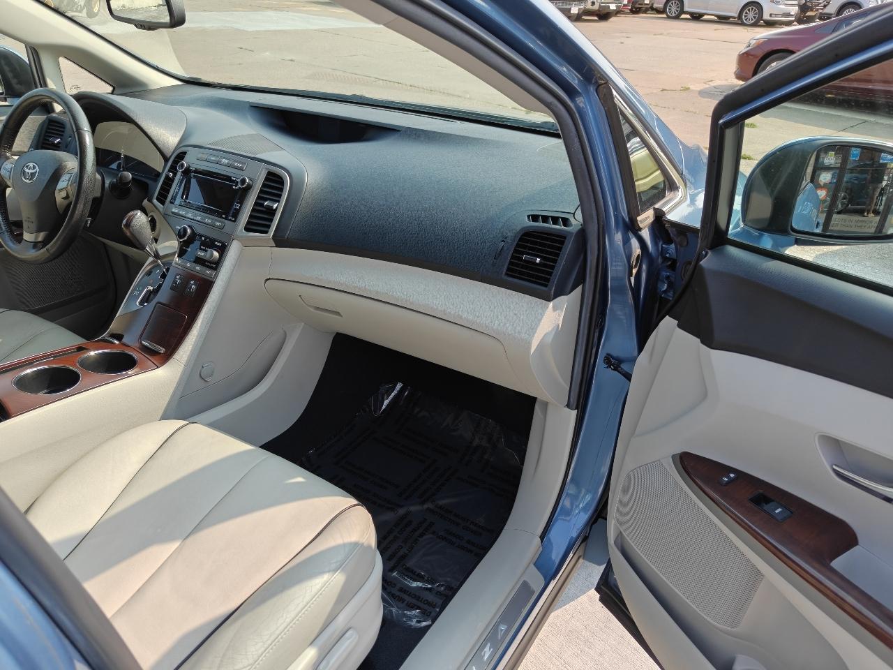 Toyota Venza AWD V6 2011