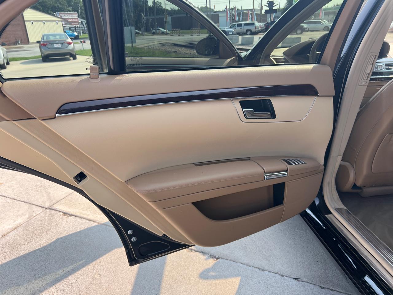 Mercedes-Benz S-Class S550 4MATIC 2007