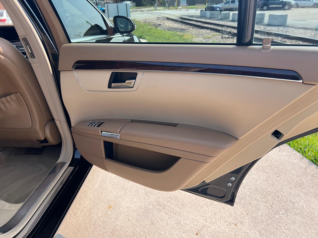 Mercedes-Benz S-Class S550 4MATIC 2007