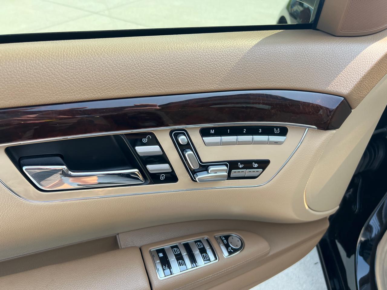 Mercedes-Benz S-Class S550 4MATIC 2007
