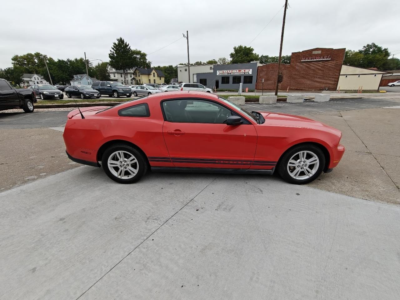 Ford Mustang V6 Coupe 2010