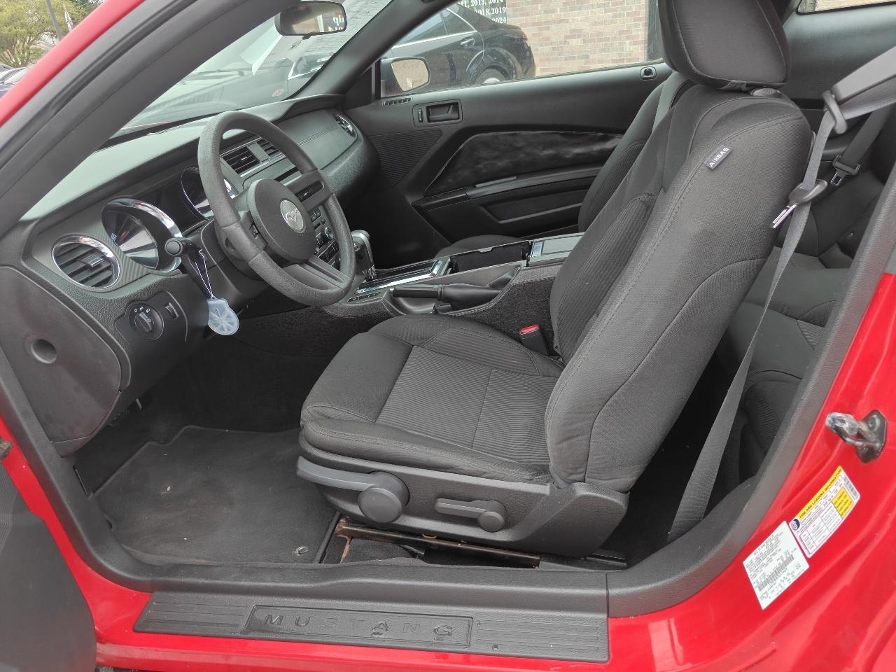 Ford Mustang V6 Coupe 2010