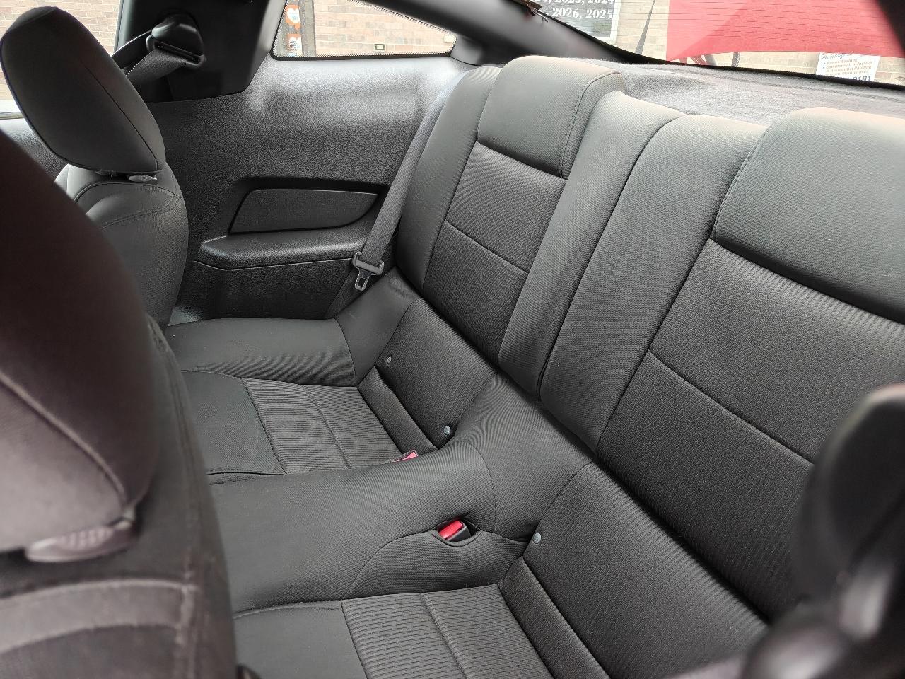 Ford Mustang V6 Coupe 2010