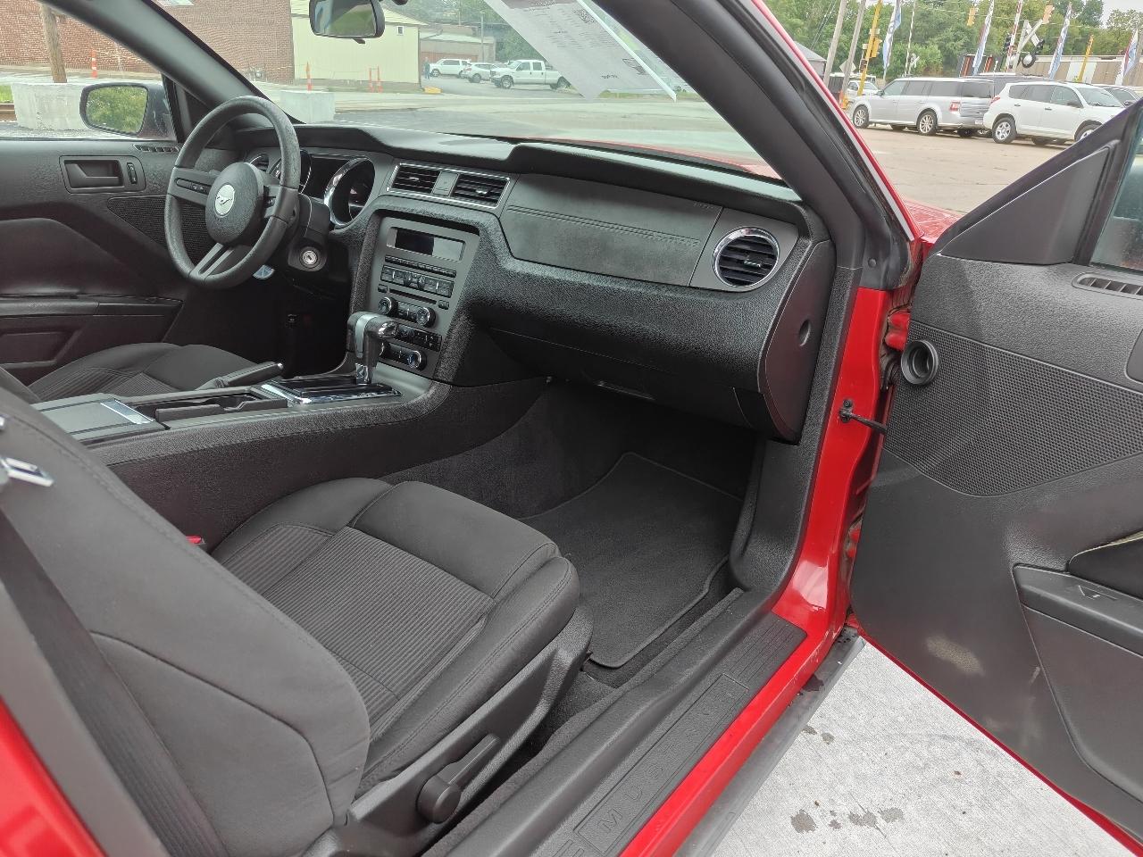 Ford Mustang V6 Coupe 2010