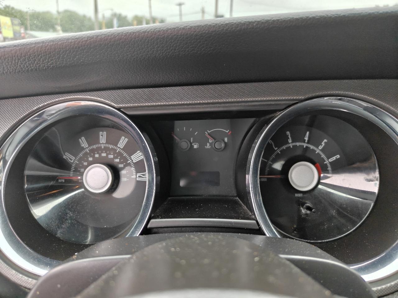 Ford Mustang V6 Coupe 2010