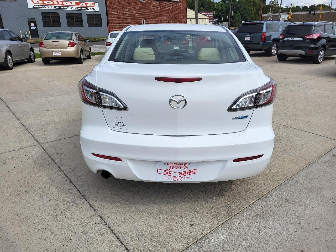Mazda MAZDA3 i Touring 4-door 2012
