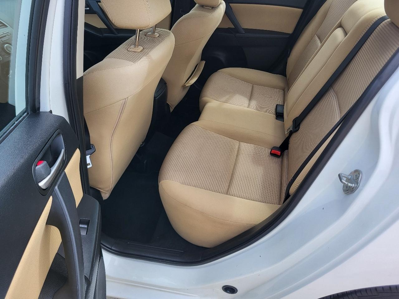 Mazda MAZDA3 i Touring 4-door 2012