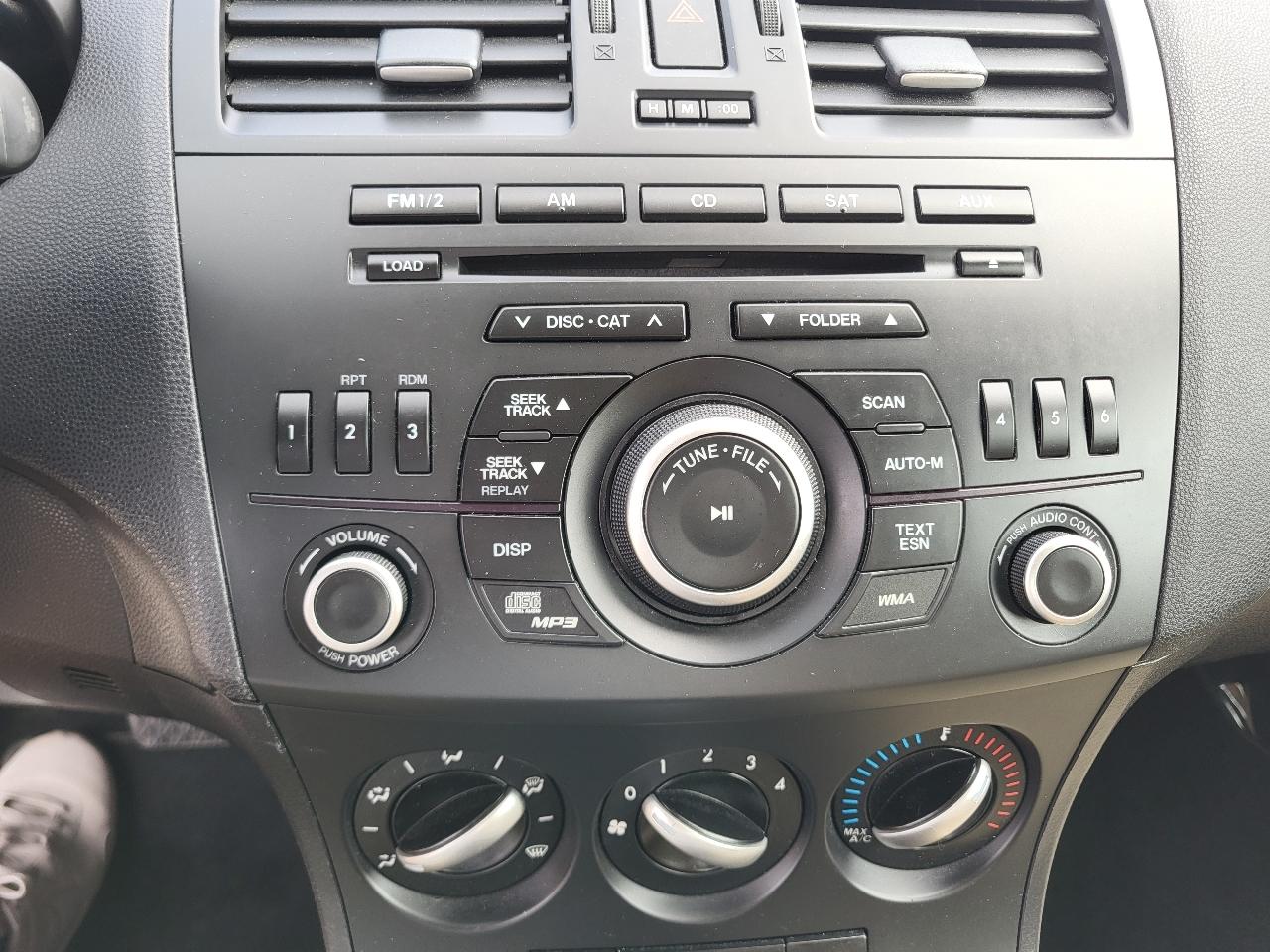 Mazda MAZDA3 i Touring 4-door 2012