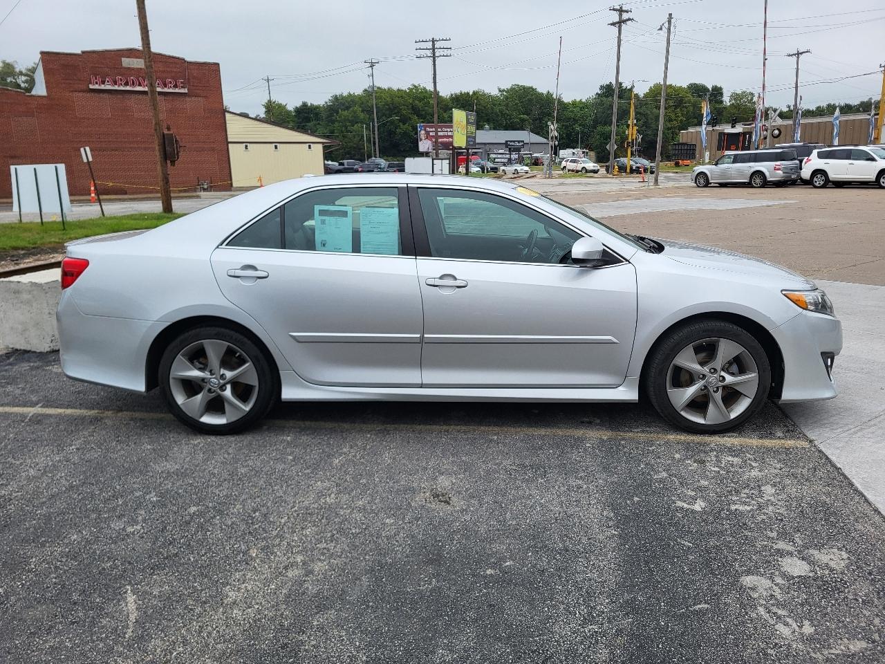 Toyota Camry SE V6 2013
