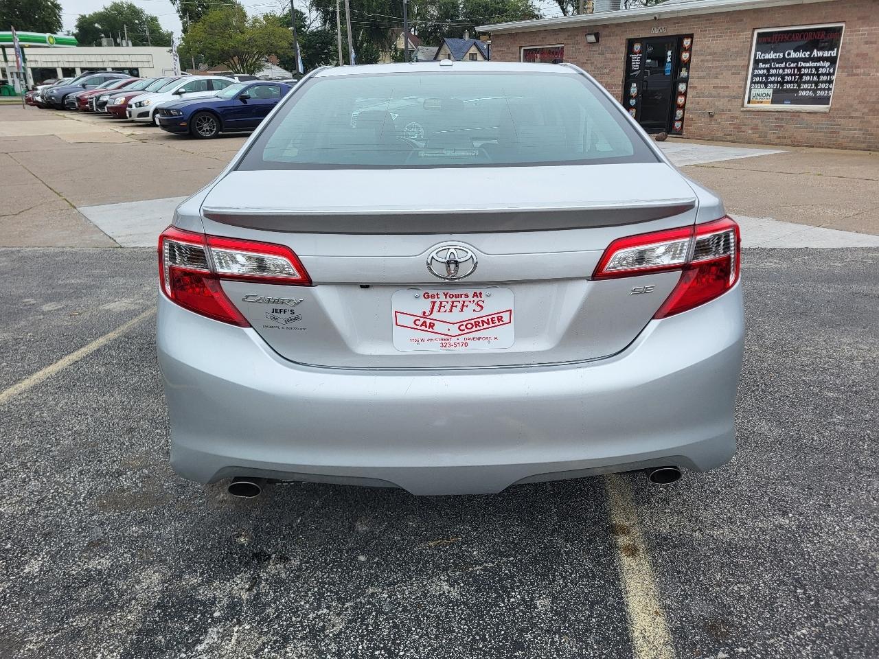 Toyota Camry SE V6 2013
