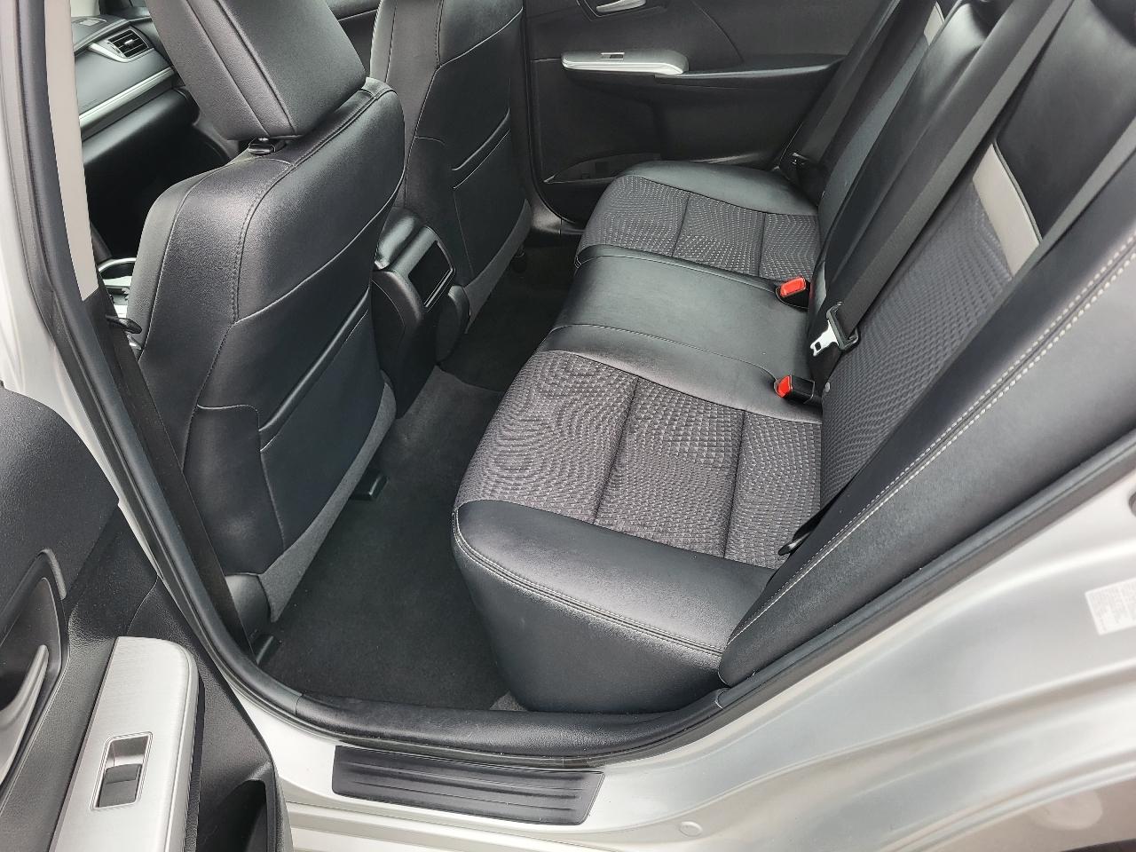 Toyota Camry SE V6 2013