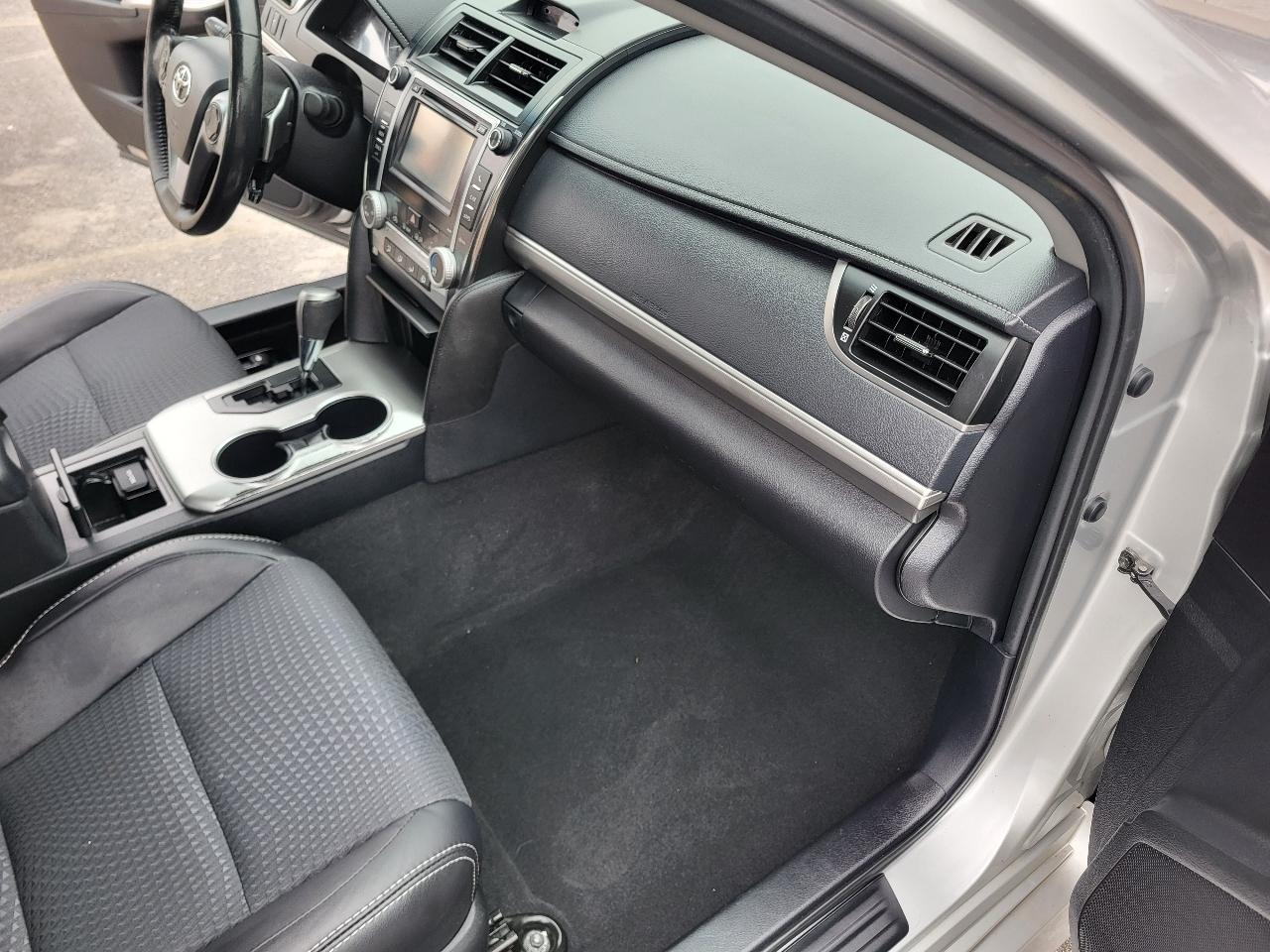 Toyota Camry SE V6 2013