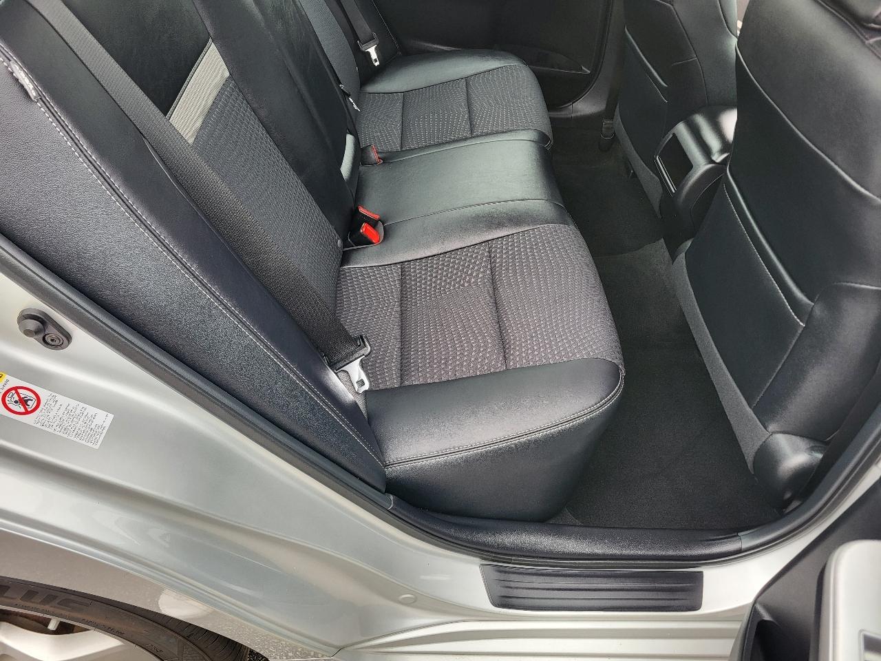 Toyota Camry SE V6 2013
