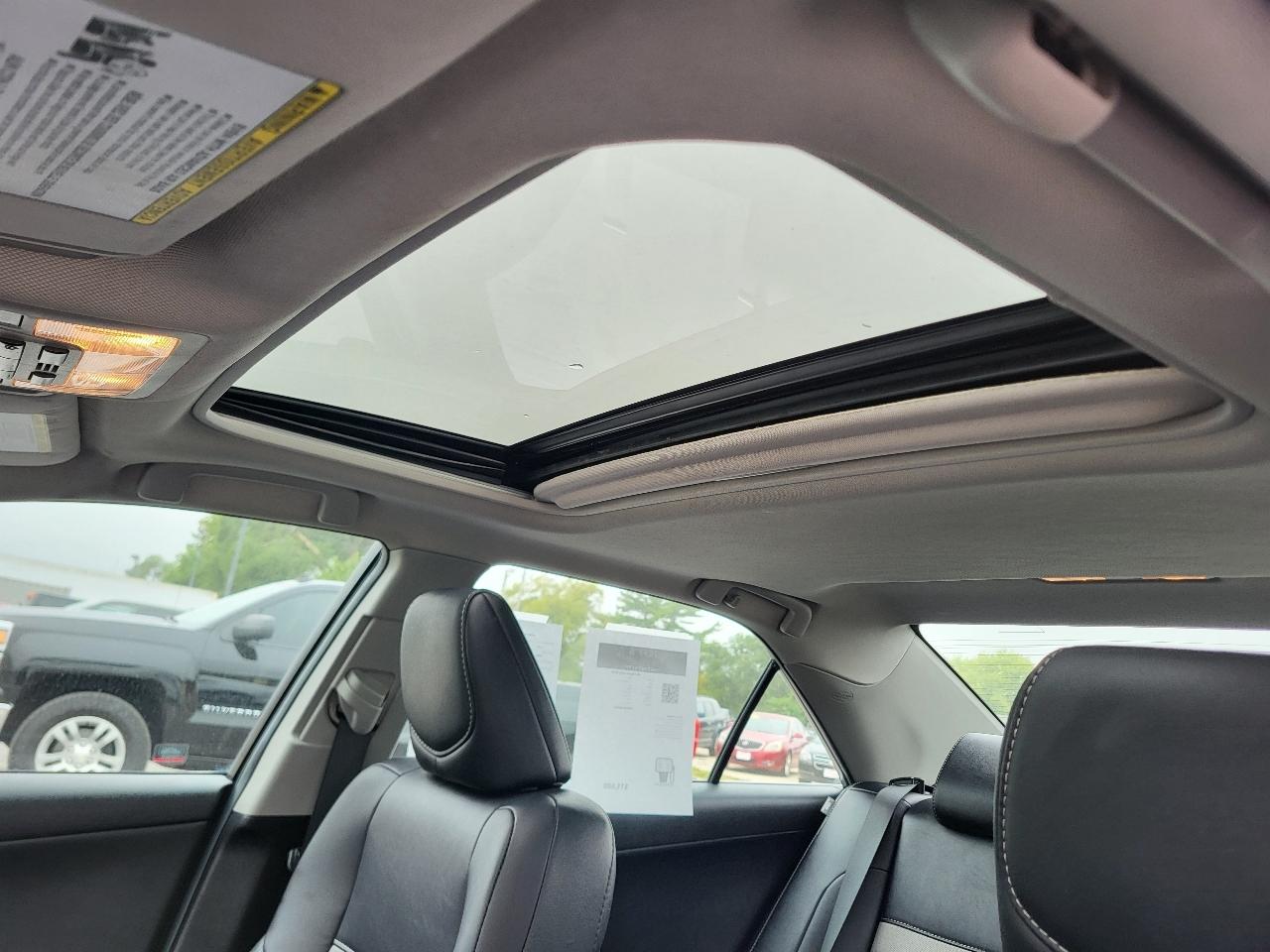 Toyota Camry SE V6 2013