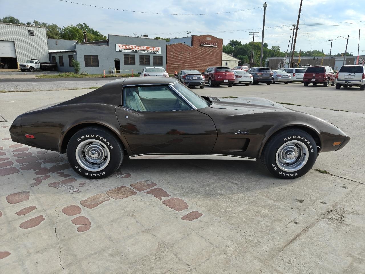 Chevrolet Corvette 2dr Stingray Cpe w/1LT 1976