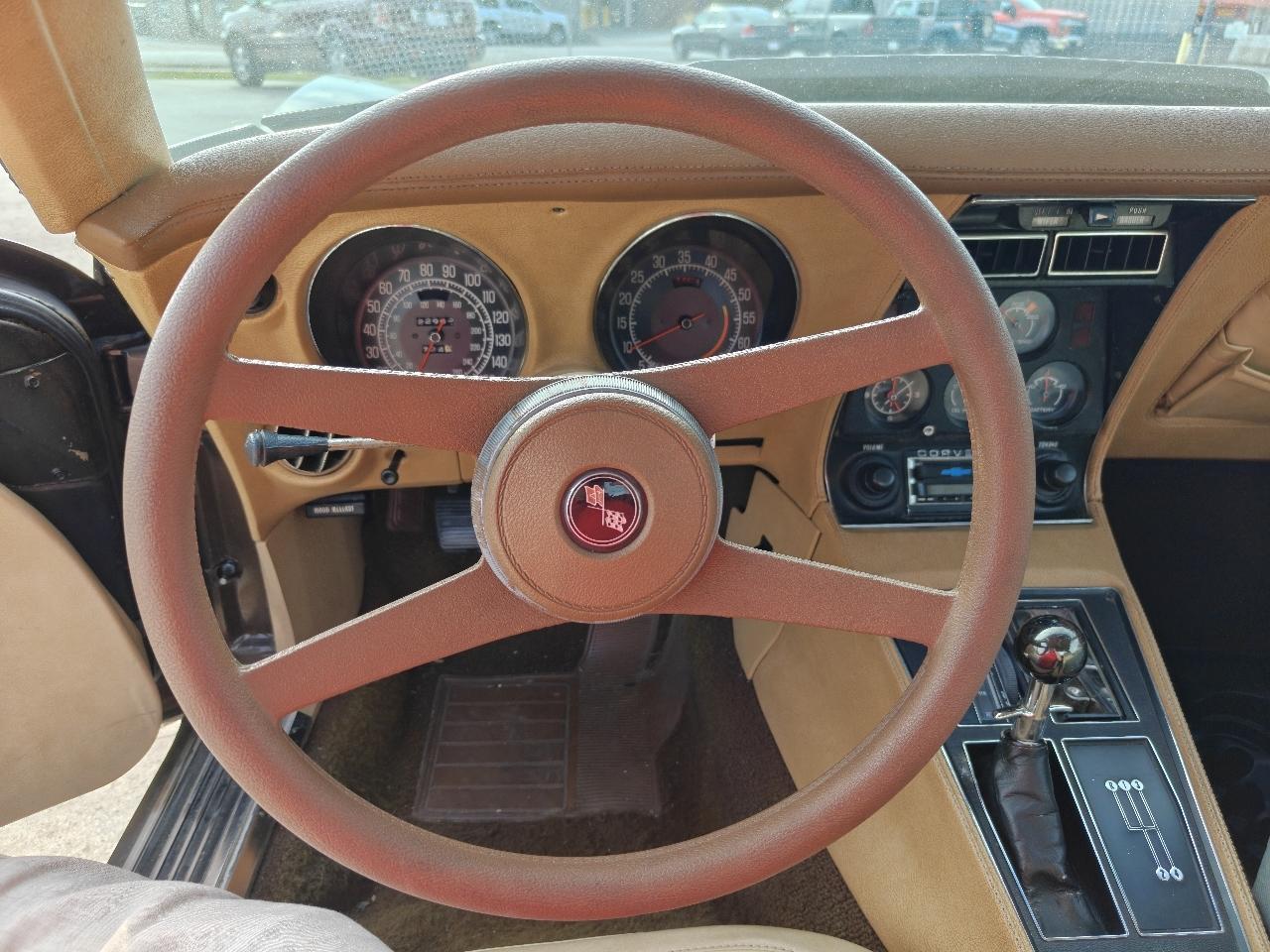 Chevrolet Corvette 2dr Stingray Cpe w/1LT 1976