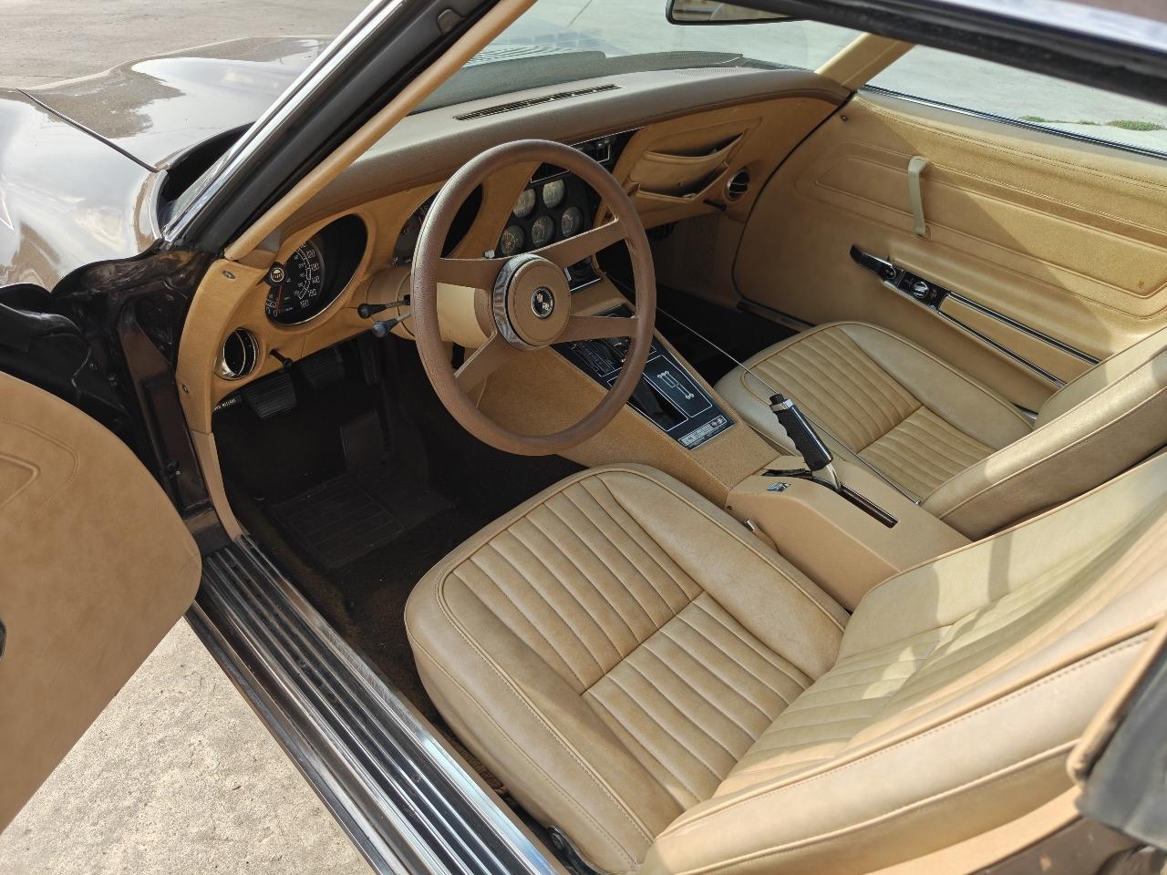 Chevrolet Corvette 2dr Stingray Cpe w/1LT 1976