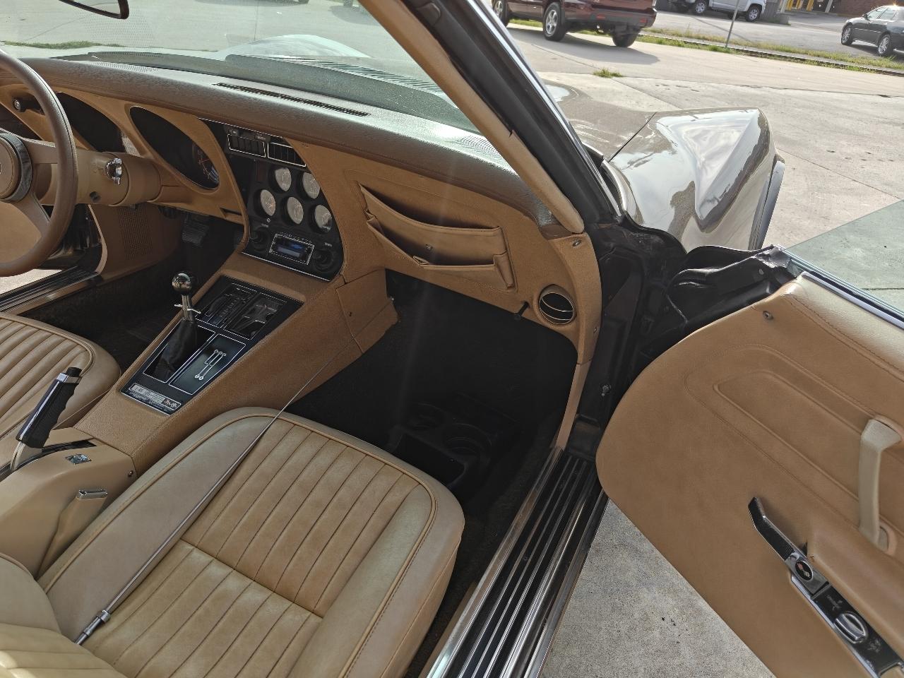 Chevrolet Corvette 2dr Stingray Cpe w/1LT 1976