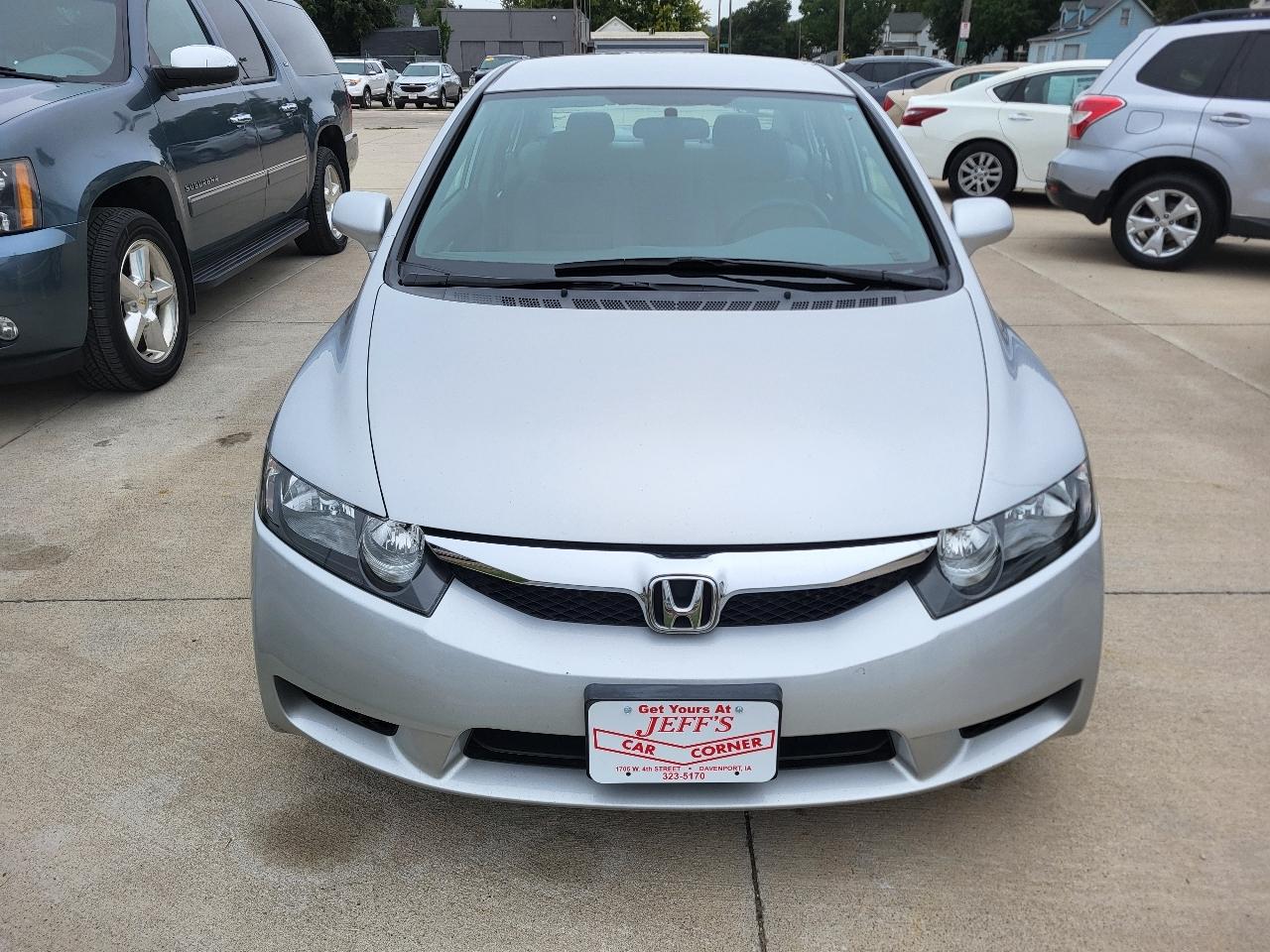 Honda Civic LX Sedan 5-Speed AT 2009