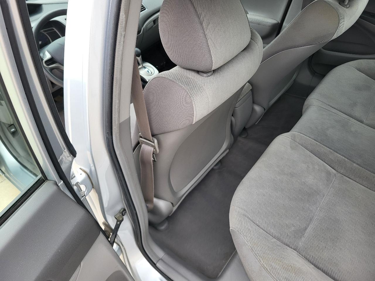 Honda Civic LX Sedan 5-Speed AT 2009
