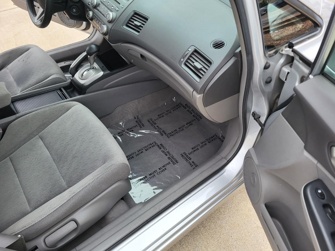 Honda Civic LX Sedan 5-Speed AT 2009