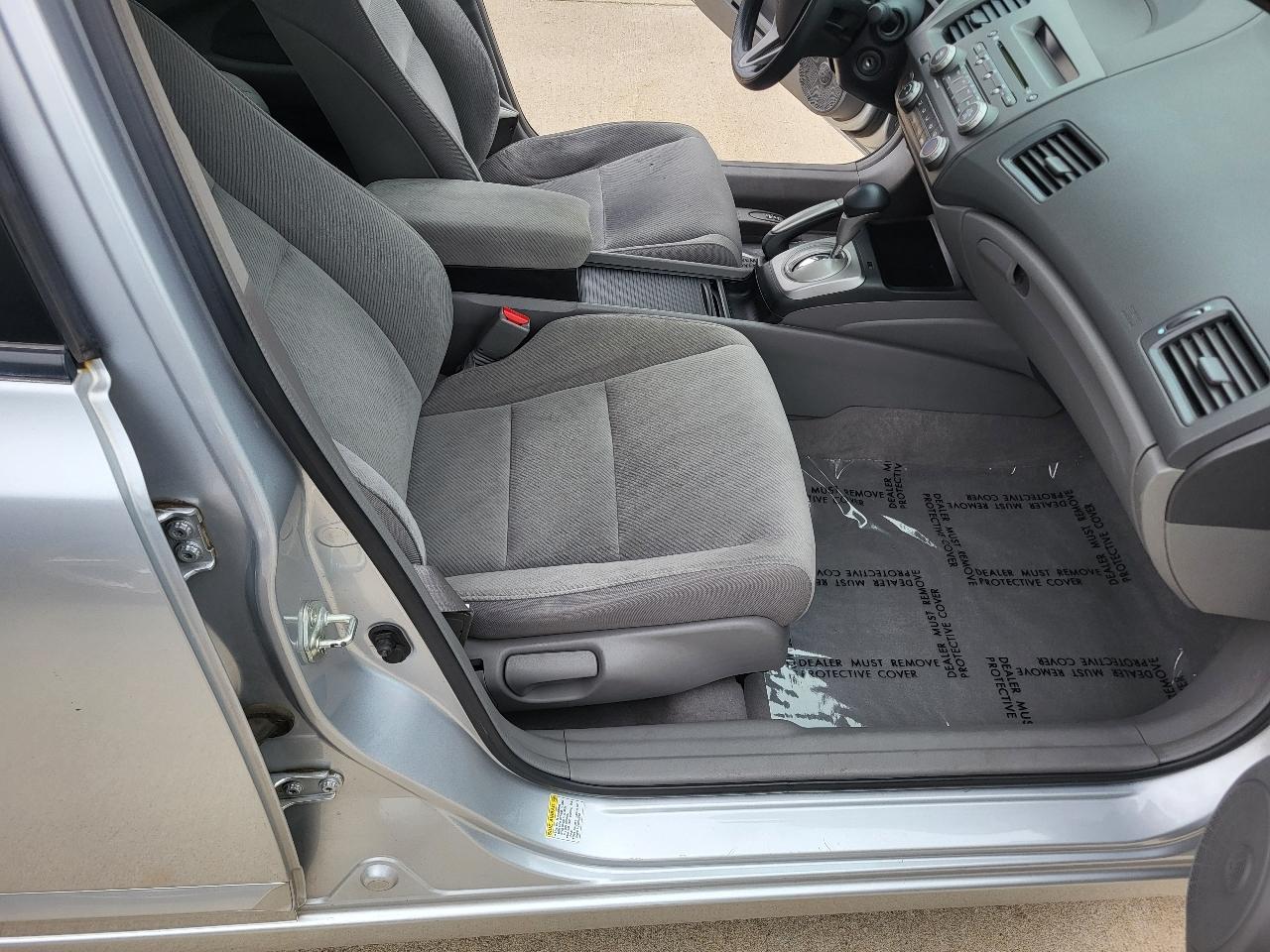 Honda Civic LX Sedan 5-Speed AT 2009
