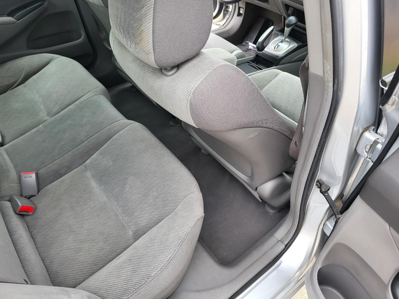 Honda Civic LX Sedan 5-Speed AT 2009