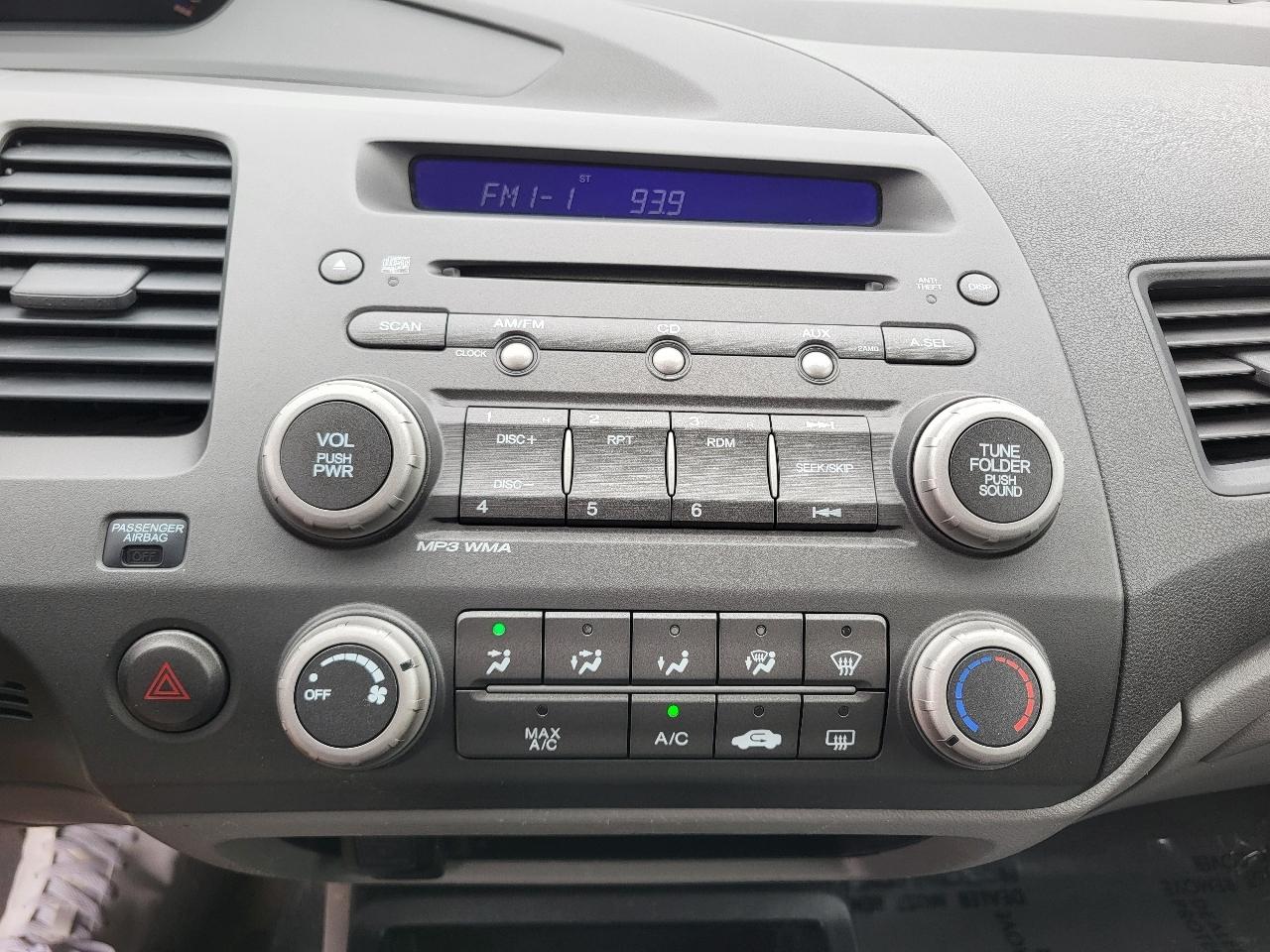 Honda Civic LX Sedan 5-Speed AT 2009