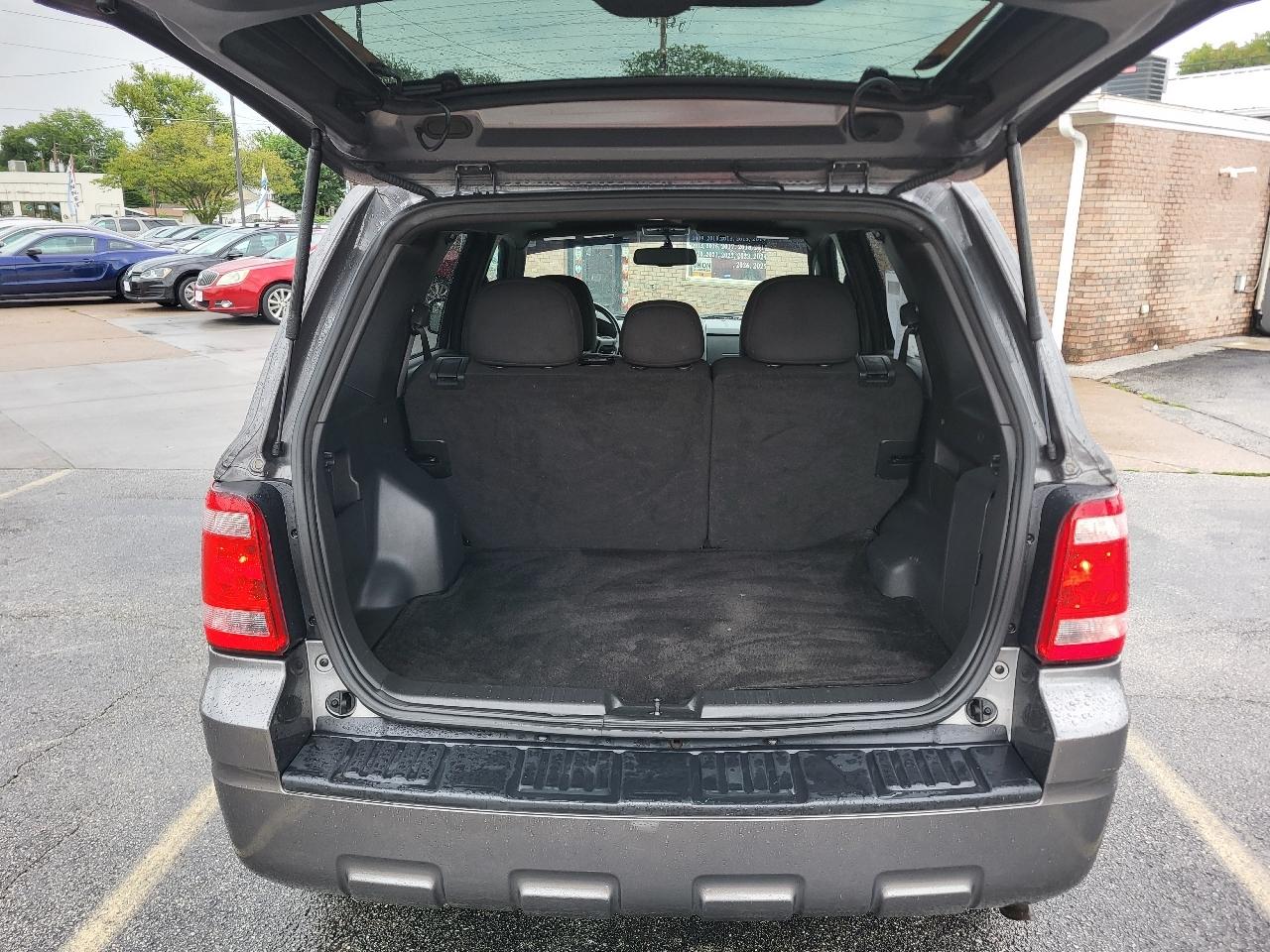 Ford Escape XLT FWD 2012