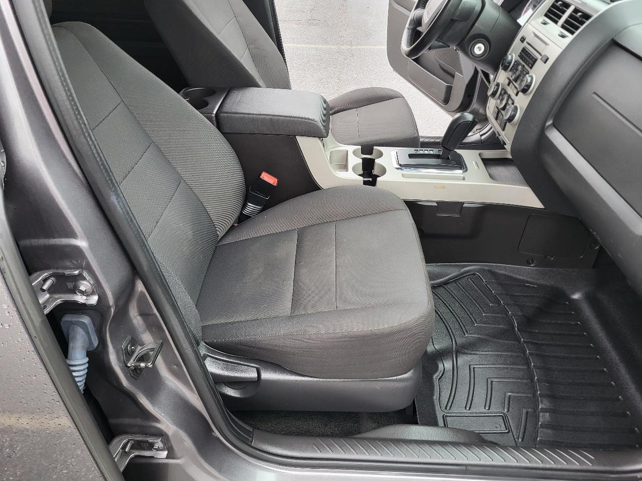 Ford Escape XLT FWD 2012