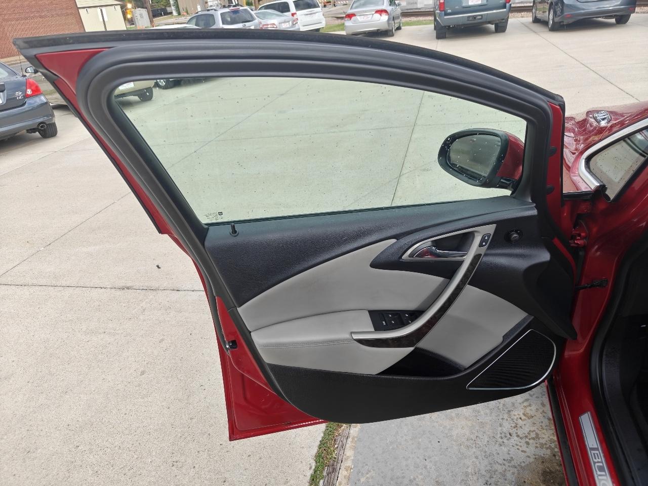 Buick Verano Base 2013