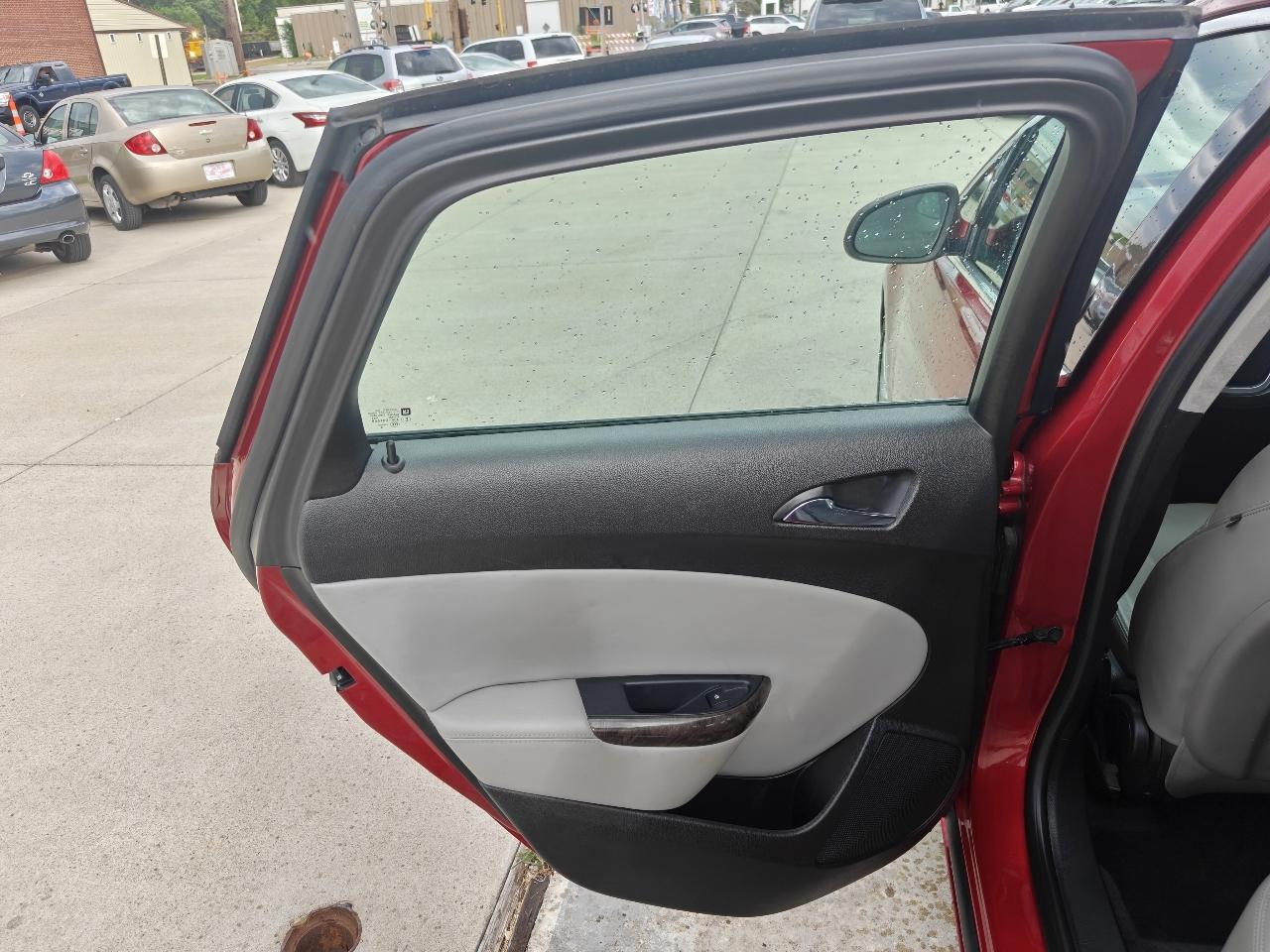 Buick Verano Base 2013