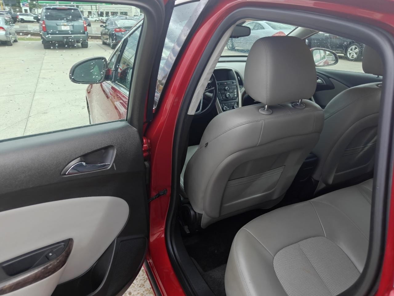 Buick Verano Base 2013