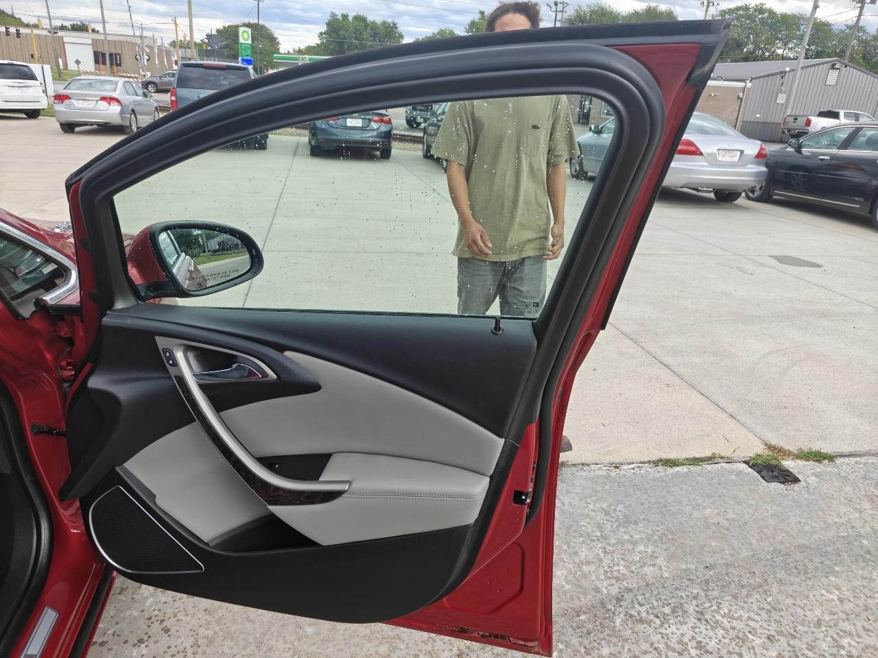 Buick Verano Base 2013