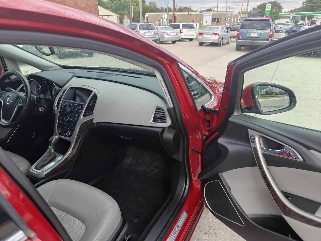 Buick Verano Base 2013