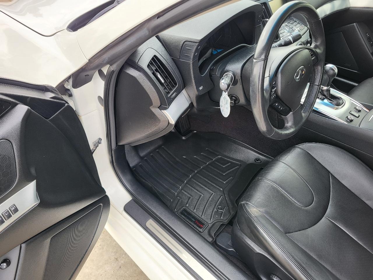 Infiniti Q60 Coupe AWD 2014