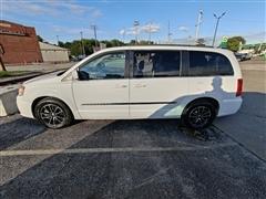2015 Chrysler Town & Country 