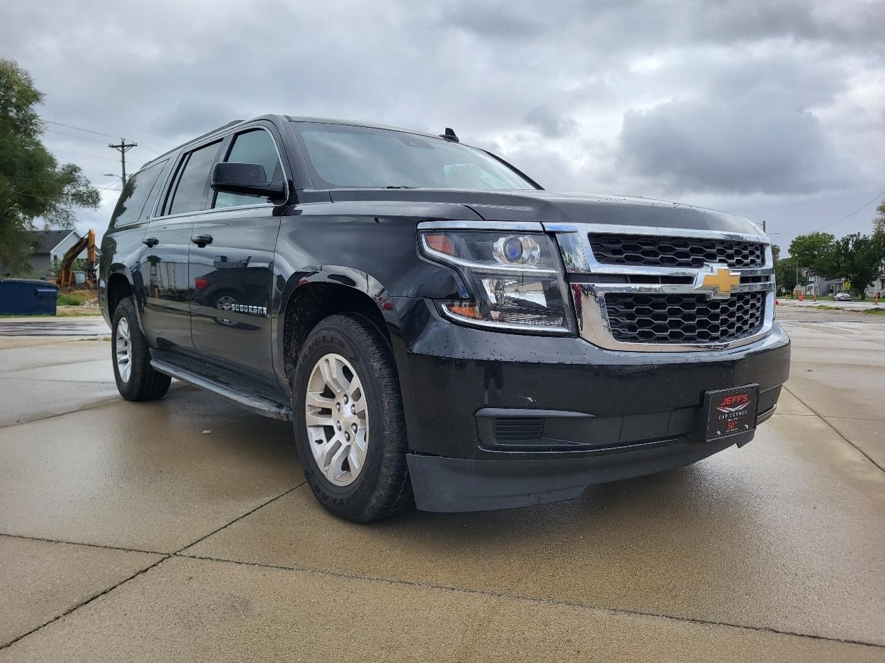 Chevrolet Suburban LT 4WD 2016