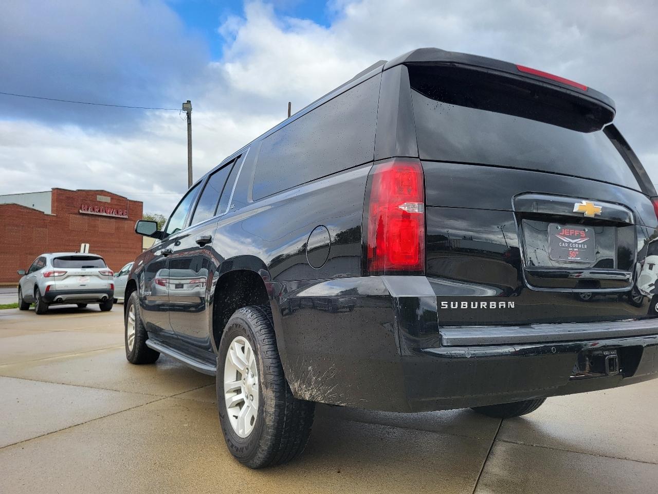 Chevrolet Suburban LT 4WD 2016