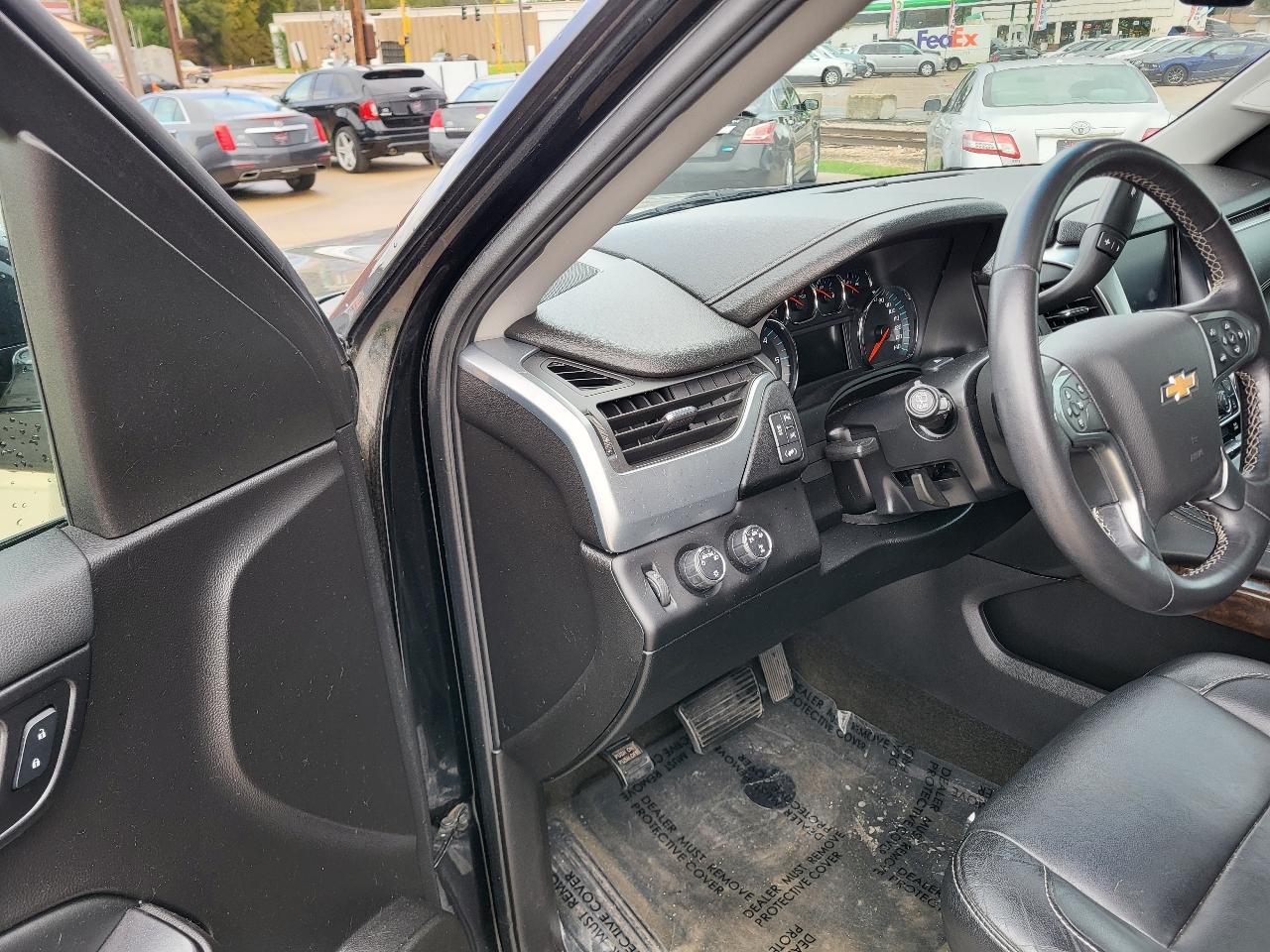 Chevrolet Suburban LT 4WD 2016