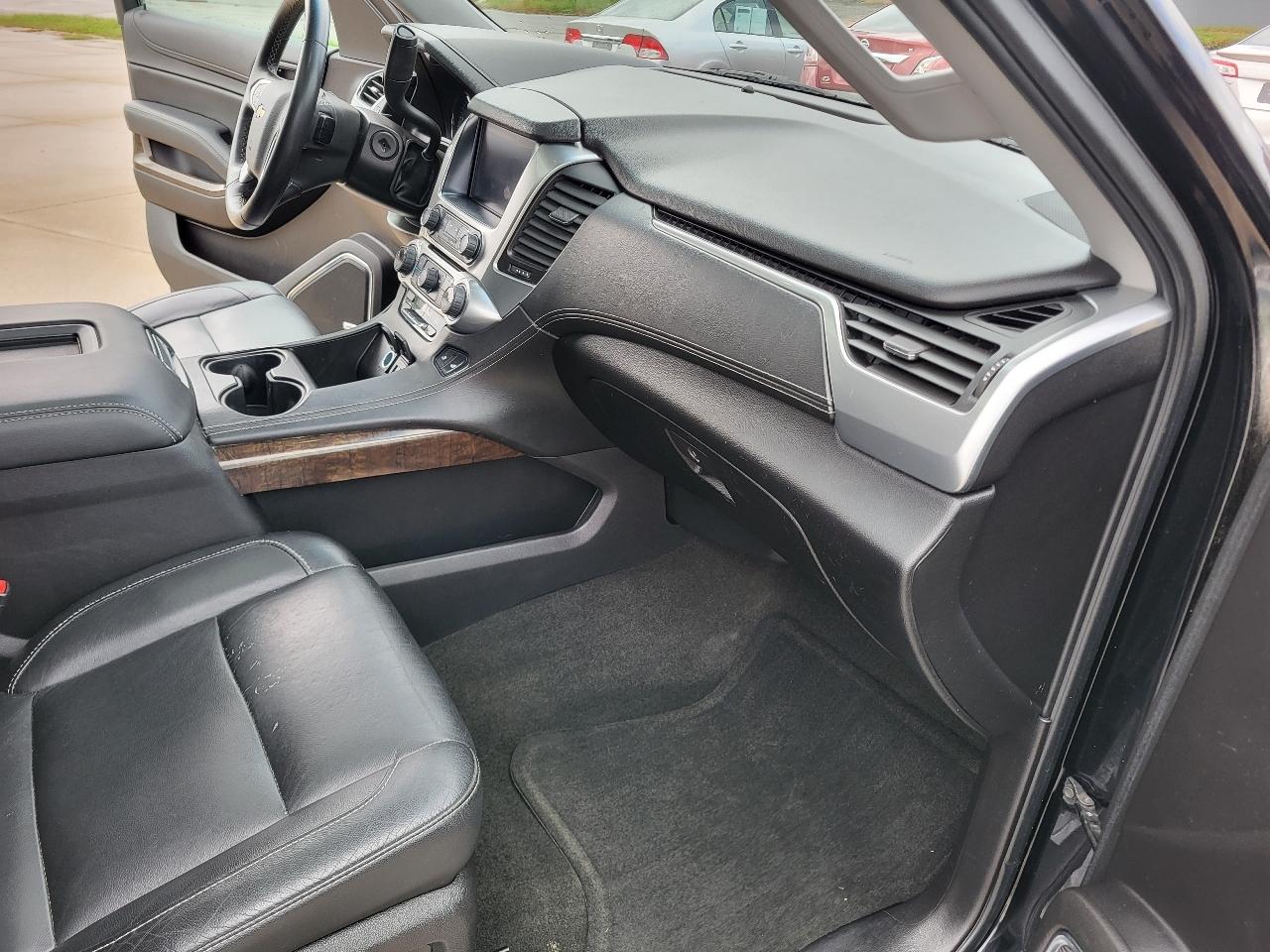 Chevrolet Suburban LT 4WD 2016