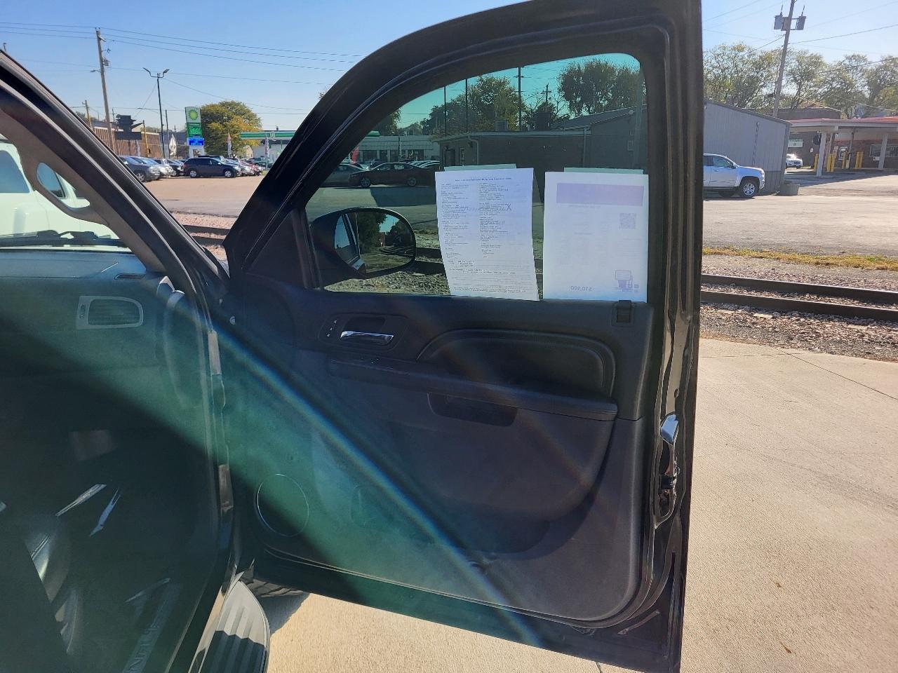 GMC Yukon Denali 2WD 2011